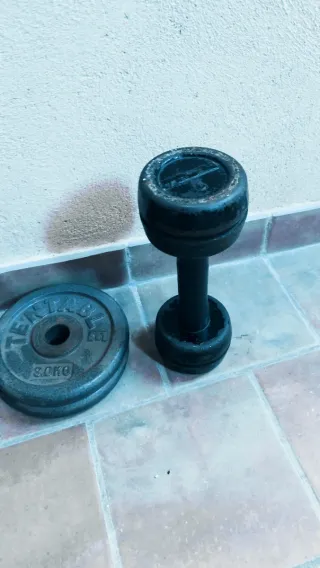 Mancuernas y discos de pesas