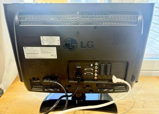 TV LG 19 pulgadas Negro con base 19LD320