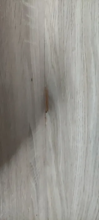 Mueble de salón y mesa.