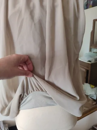 Blusa beige sin mangas