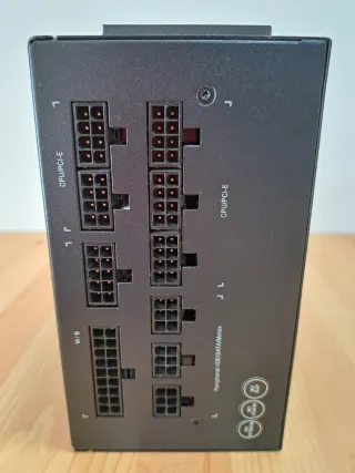 Fuente de Alimentación Gigabyte 850W