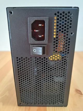 Fuente de Alimentación Gigabyte 850W