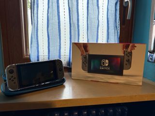 Nintendo Switch 2019 con custodia