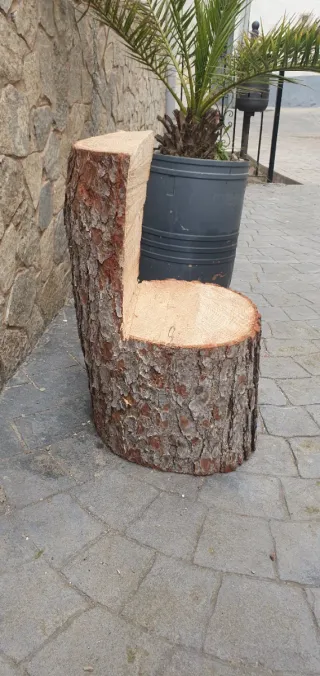 Silla de madera natural de pino