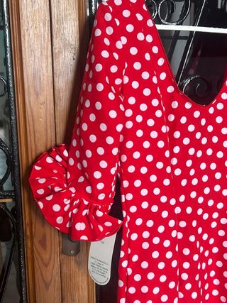 Traje de flamenca rojo lunares blancos