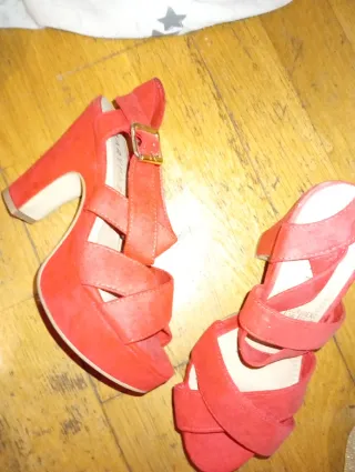 Tacones rojos plataforma