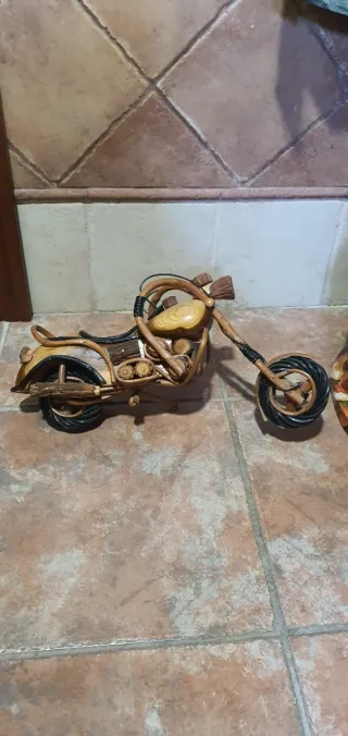Moto Decorativa Artesanal Madera