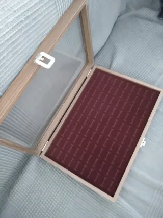 Expositor Anillos NUEVO terciopelo y madera.