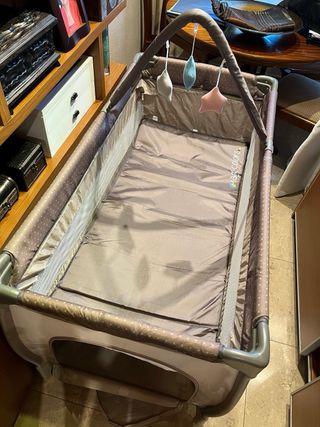 Cuna de viaje Asalvo+colchón Giordani. Casi nueva.