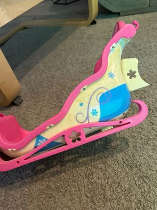 Nancy Nieve Muñeca y Trineo