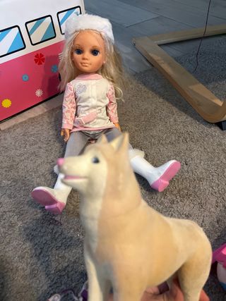 Nancy Nieve Muñeca y Trineo