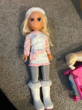 Nancy Nieve Muñeca y Trineo