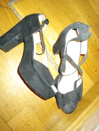 Tacones negros de plataforma