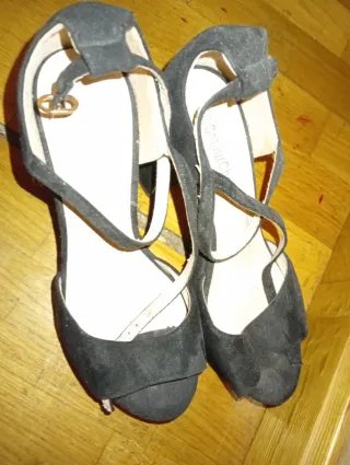 Tacones negros de plataforma