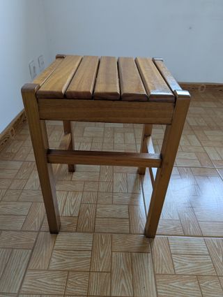 Taburete de madera maciza