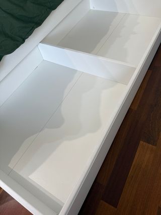 Estructura cama + 2 mesas de noche con lámparas