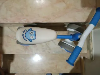 Correpasillos azul y blanco