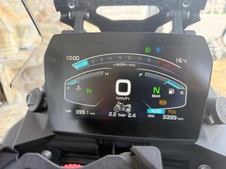 Voge 900 DSX Negra y Verde