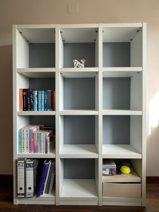 Habitación completa: Cama, escritorio y estantería