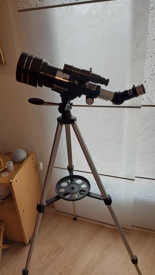 Telescopio Qniuco con trípode