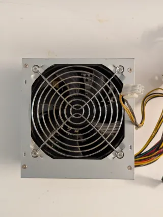 Fuente de alimentación PC 230V