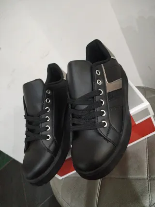 Scarpe donna nere e oro n.38