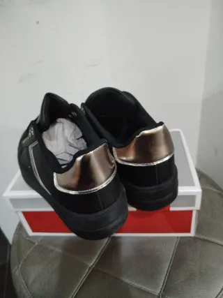 Scarpe donna nere e oro n.38