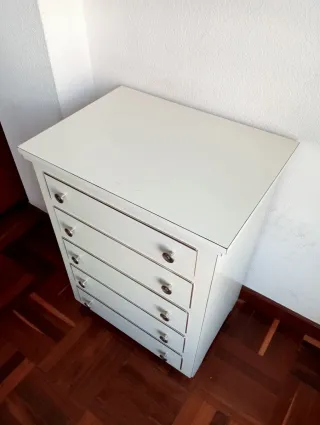 Cómoda de maquina de coser