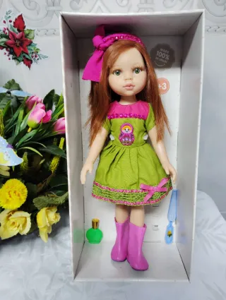 1 MUÑECA PAOLA REINA. ORIGINAL. VINILO. Y REGALOS