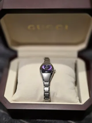 Reloj Gucci Morado y Plateado