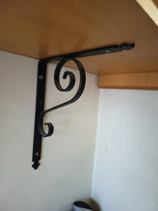 Estantería de madera