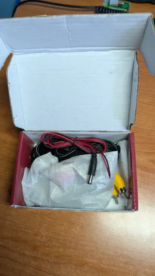 Cámara marcha atrás universal – sin usar