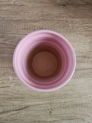 Macetero rosa cerámica 13cm alto x 12cm diámetro