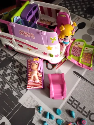 Juguetes de muñecos .