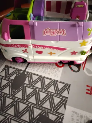 Juguetes de muñecos .