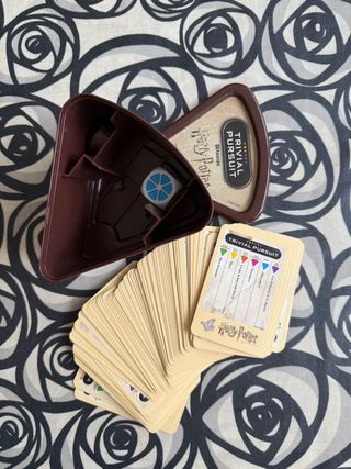 Harry Potter peluche y Juego Trivial Pursuit