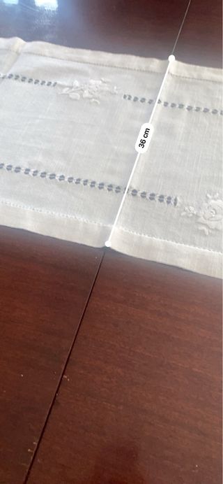 Pano para decoração com bordado floral