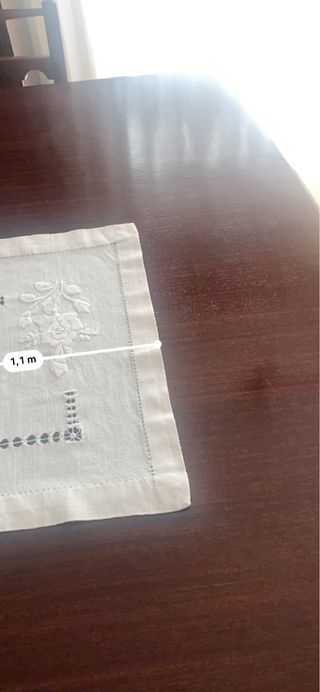 Pano para decoração com bordado floral