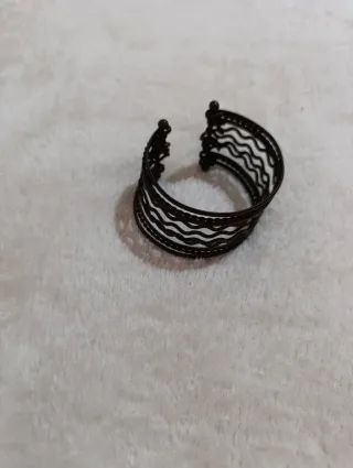 Pulsera ancha diseño calado