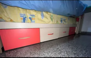 Letto a castello con cassettoni e scrivania