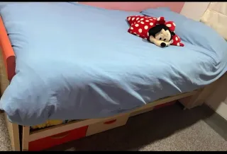 Letto a castello con cassettoni e scrivania