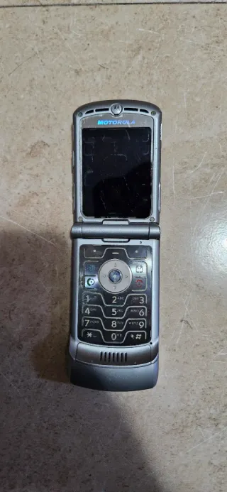 Movil Motorola RAZR V3 - Plata