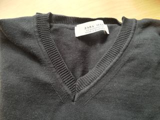 3 pantalones,4 camisas, 1 jersey. Tallas S/M