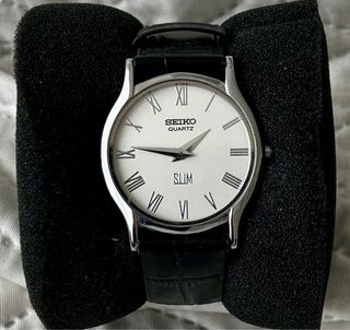 Reloj Seiko Quartz Slim Negro Blanco
