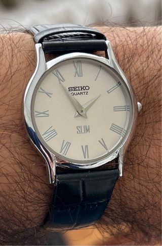 Reloj Seiko Quartz Slim Negro Blanco