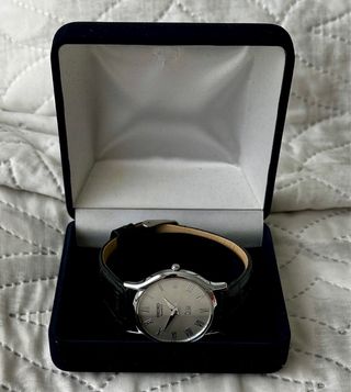 Reloj Seiko Quartz Slim Negro Blanco