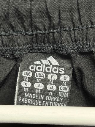 Pantalón corto Adidas negro