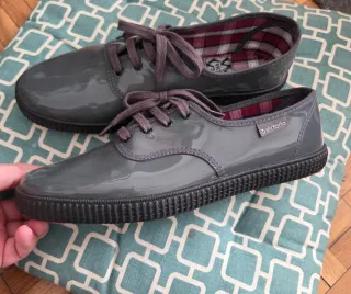 Zapatillas Victoria charol nuevas