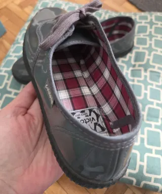 Zapatillas Victoria charol nuevas