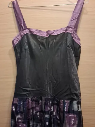 Abito midi in seta con spalline strette